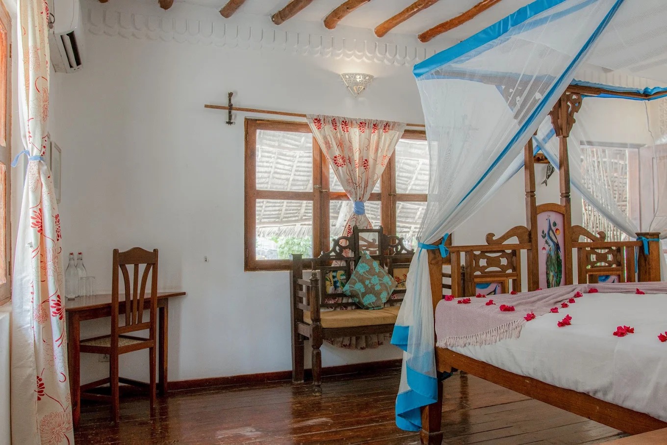 Hakuna Majiwe Beach Lodge